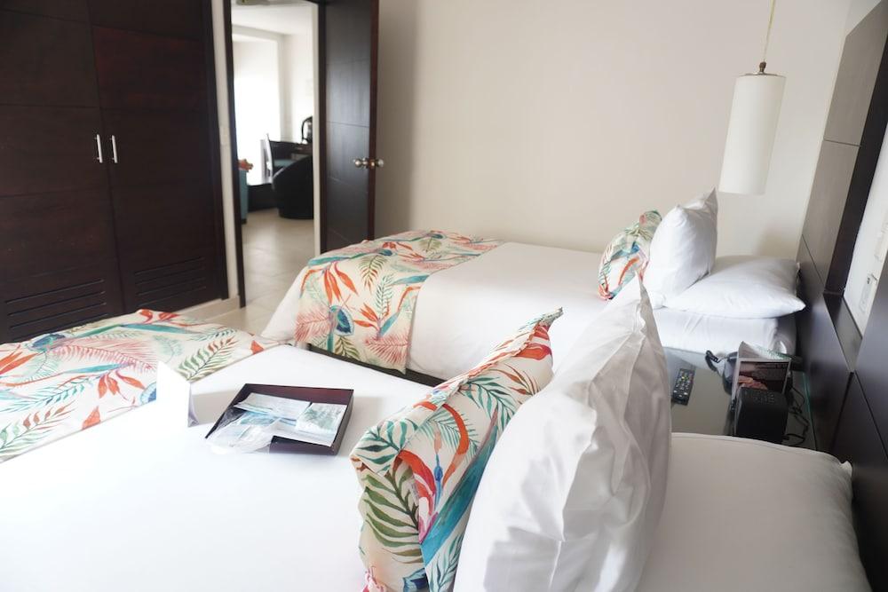 Hotel Capilla Del Mar Картахена Экстерьер фото A bedroom at the hotel