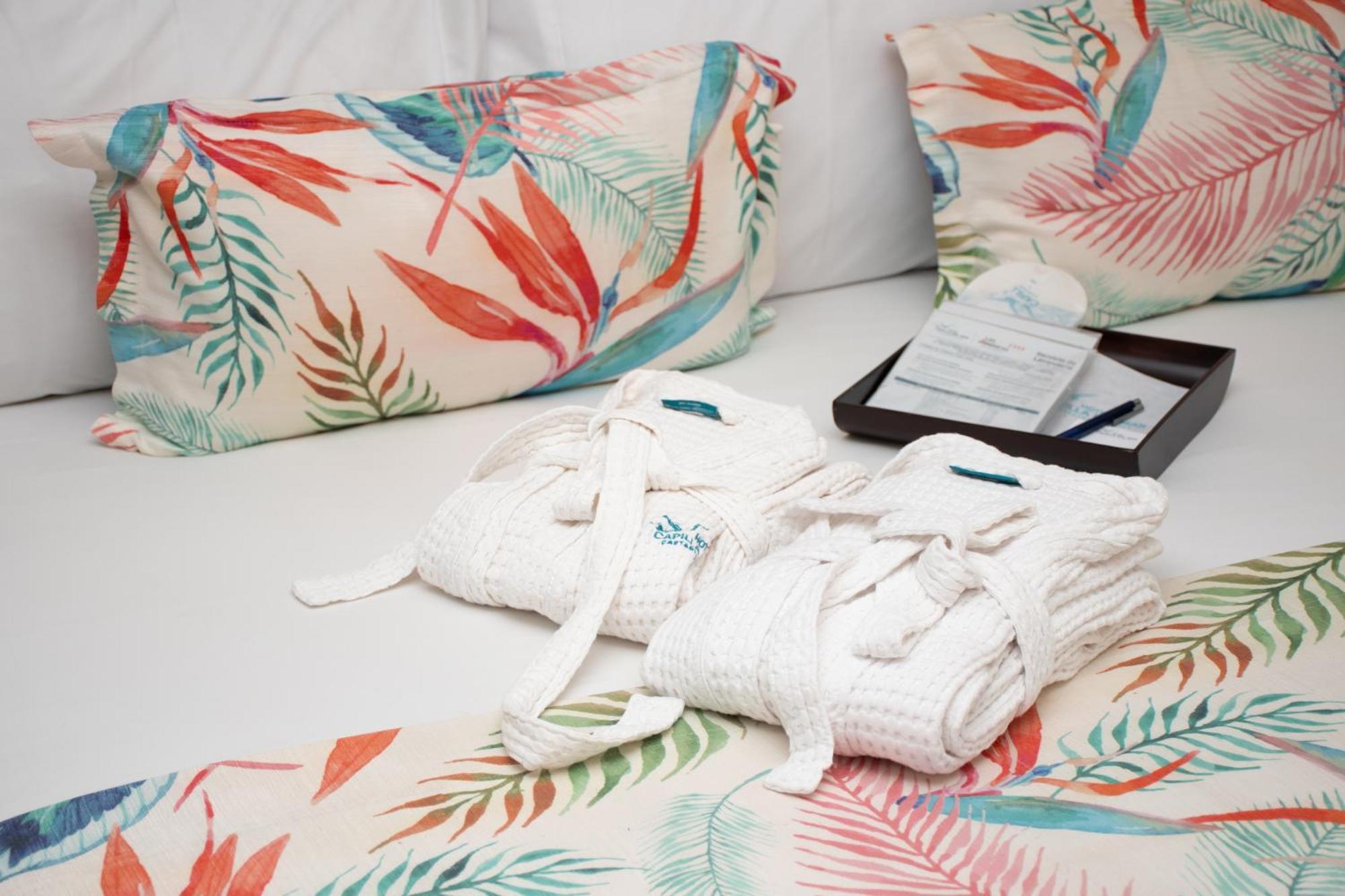 Hotel Capilla Del Mar Картахена Экстерьер фото A bathrobe