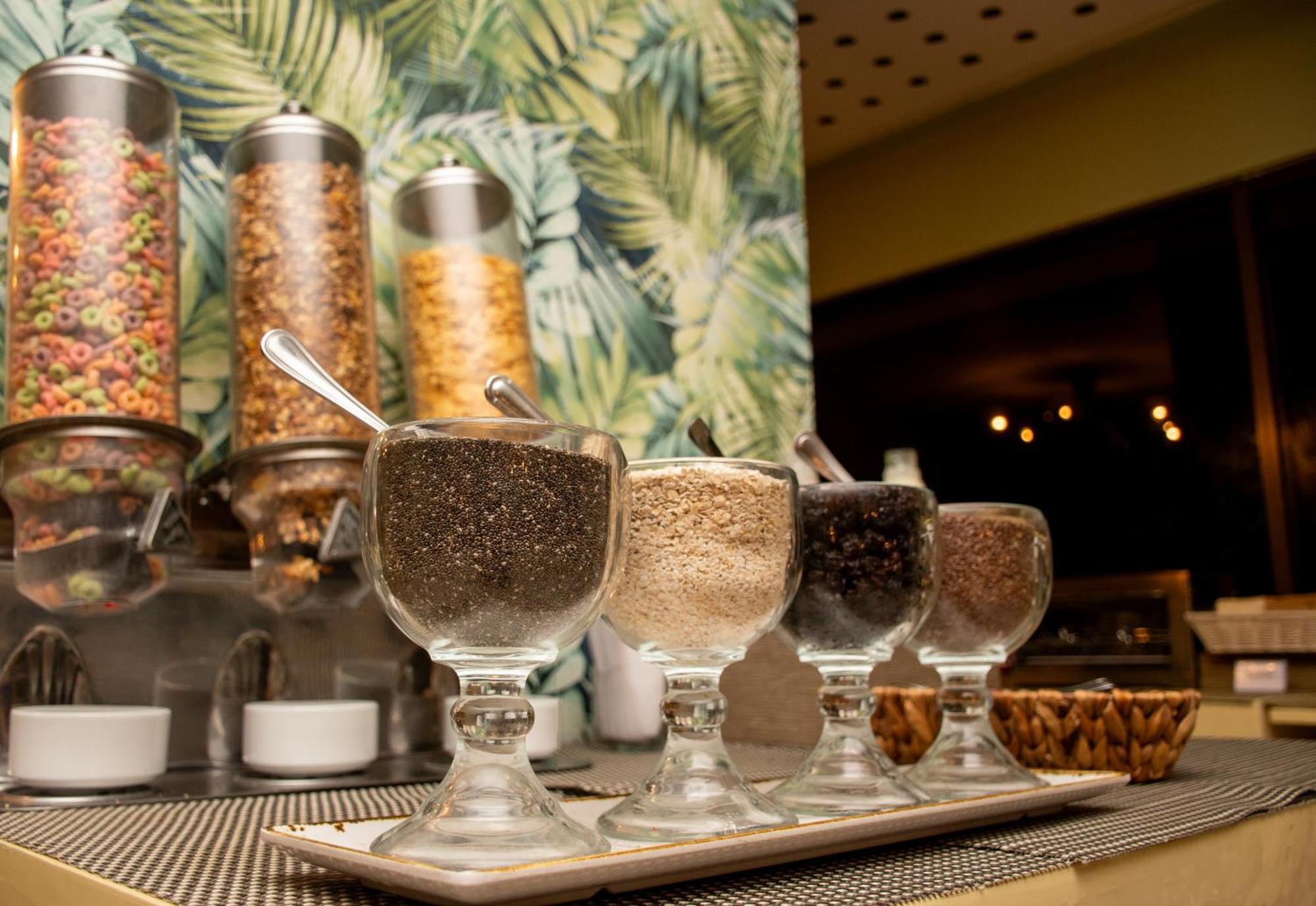 Hotel Capilla Del Mar Картахена Экстерьер фото A selection of spices at a restaurant